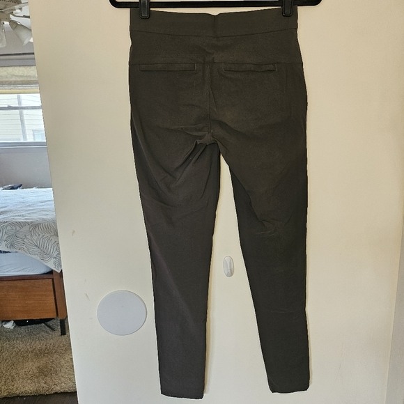 VGUC Athleta Wander Utility Pant Olive Green Sz 0 Zero - Picture 5 of 16